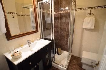 Korina Gallery Hotel0