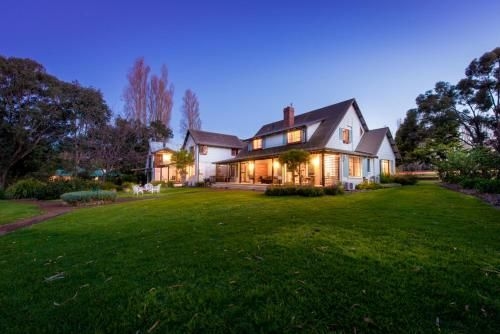 Sienna Lodge0