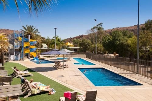 บิ๊กโฟร์ แม็คโดแนล เรนจ์ ฮอลิเดย์ พาร์ก (Discovery Parks - Alice Springs)0