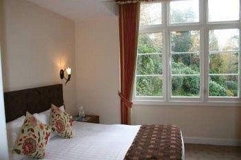 Forest Side Hotel0