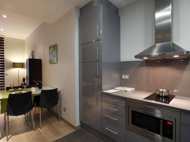 Fisa Rentals Gran Via Apartments0