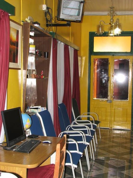 Hostal El Mirador0