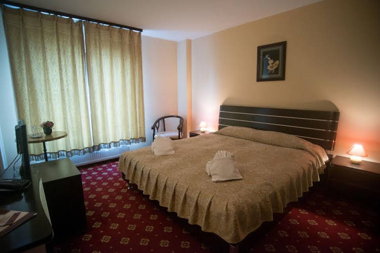 Hotel Regal0