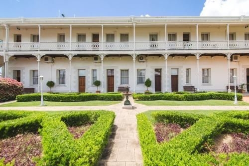 Denison Boutique Hotel0