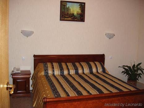 Continental Hotel0