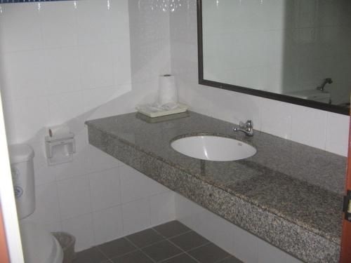 ภูเก็ต ในทอง รีสอร์ท (Phuket Naithon Resort)1