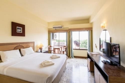 โรงแรมนนทบุรี พาเลซ (Nonthaburi Palace Hotel)4