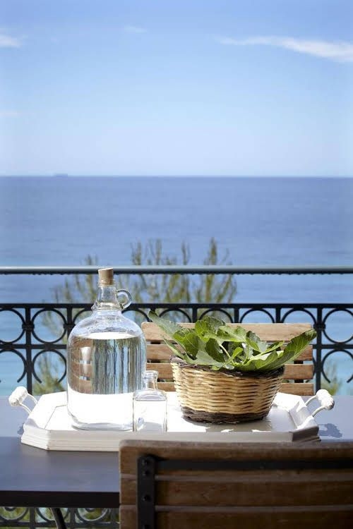 Avra Private Suites0