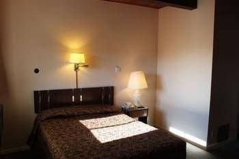 Thunderbird Motel0