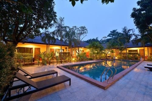 โรงแรมแฮปปี้ คอตเทจ (Happy Cottage Hotel)1