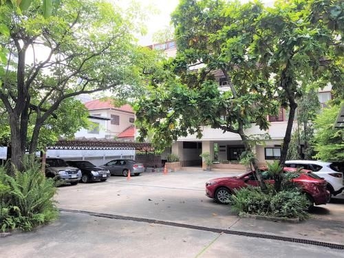 พีที คอร์ท (P.T. Court)2