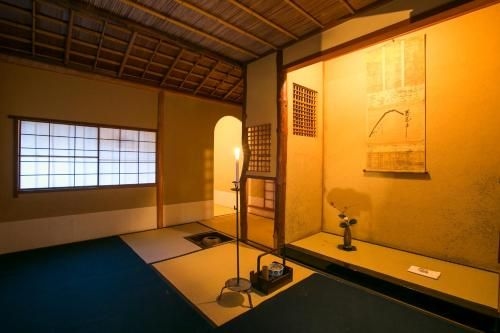 กิอน โยชิอิมะ (Gion Yoshiima)1