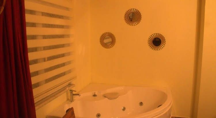Elrio Motel0