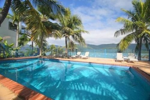 Coral Point Lodge0