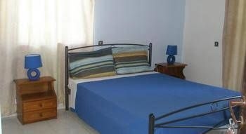 Dolphin Apartments0
