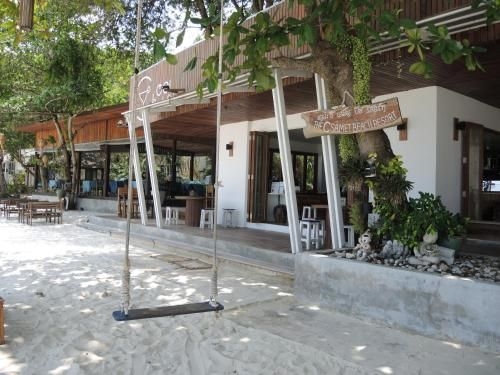 เดอะ ซี เสม็ด บีช รีสอร์ต (The C Samet Beach Resort)2