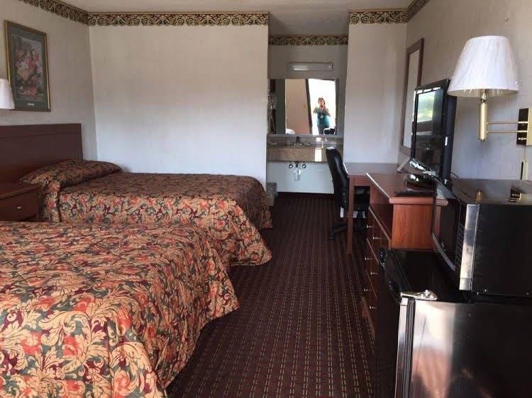 Executive Inn West Columbia0