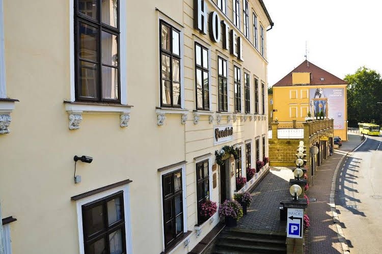 Hotel Paradies0