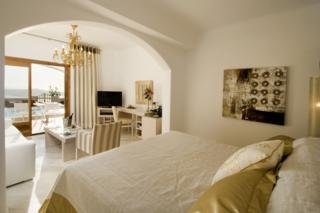 Gold Suites3