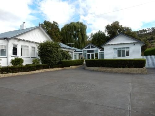 Walton House Bed & Breakfast0