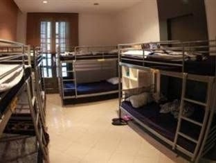 Alternative Creative Youth Hostel Barcelona0