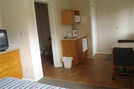 All Seasons Accommodation0