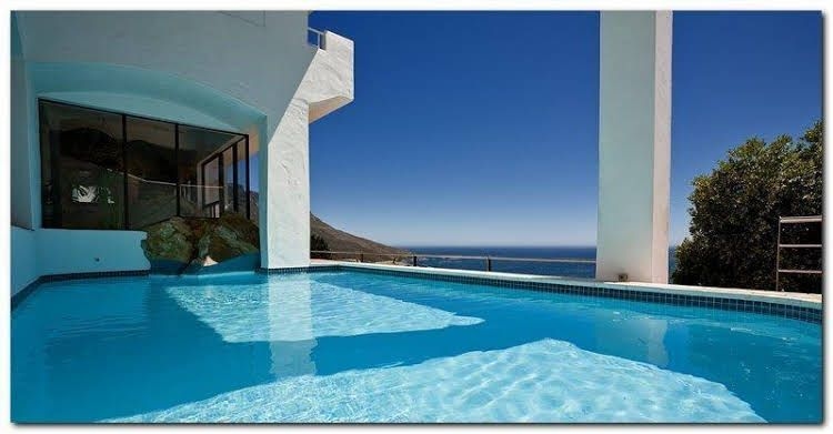 Bayview Penthouses0