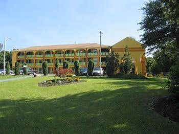 Plum Tree Inn0