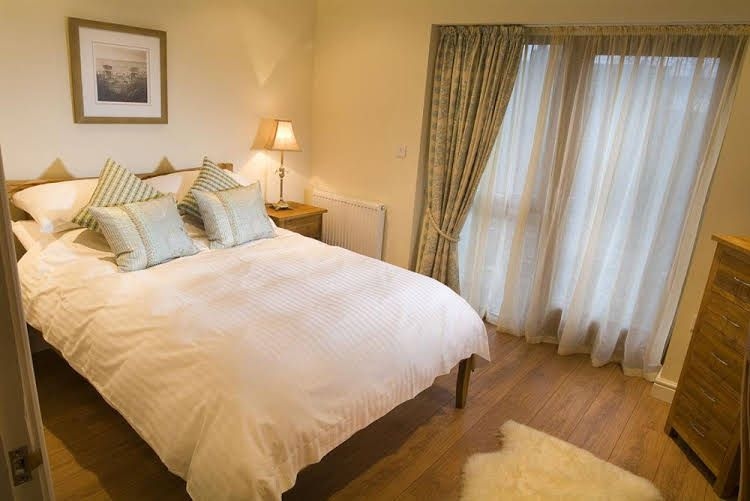 โรงแรมลองแลนด์ อินน์ แอนด์ คอตเทจ (Longlands Inn & Cottages)0