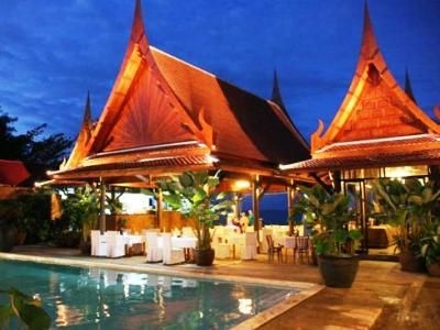 ไวท์เฮาส์ บีช รีสอร์ท (White House Beach Resort)1