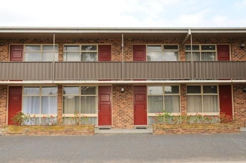 Peninsula Motor Inn0