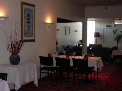 Peninsula Motor Inn1