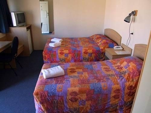 Kangaroo Motel0