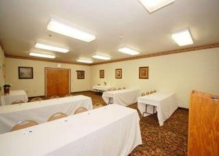 Comfort Inn & Suites3