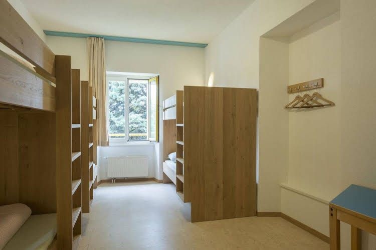 Youth Hostel Montreux0