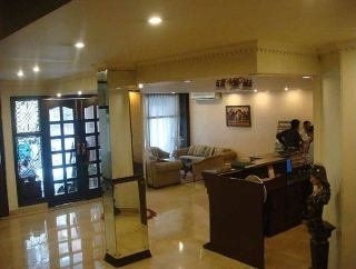 โรงแรมเซอร์ยา อินเตอร์เนชั่นแนล (Clark Surya)1