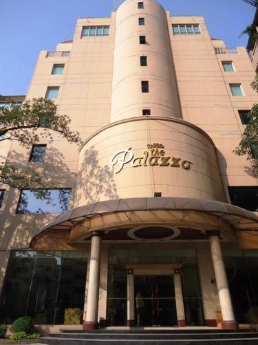โรงแรมพาลาซโซ่ (Palazzo Hotel)0