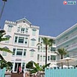 Hotel Es Vive0
