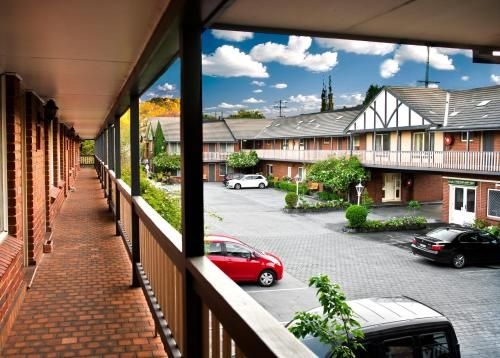 เอลิซาเบแธน ลอดจ์ (Elizabethan Lodge)0