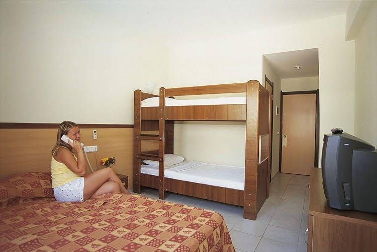 Asia Hotel0