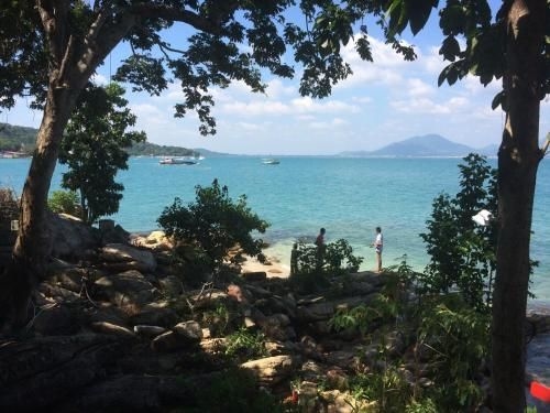 ซันไรส์ วิลลา ซีวิว (Sunrise Villas Seaview)4