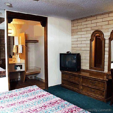 Eldorado Inn0