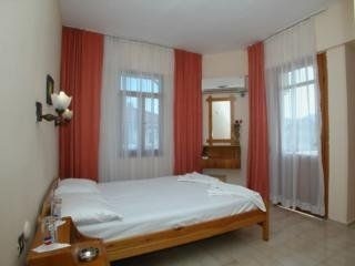Adonis Hotel0