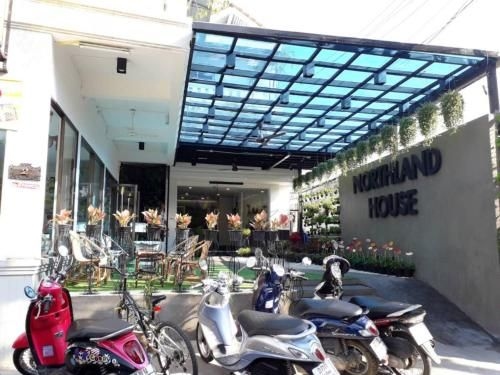 นอร์ธแลนด์ เฮาส์ โฮเทล (North Land House)1