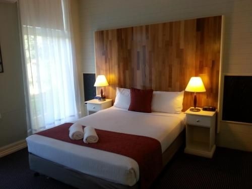 โรส ซิตี้ มอเตอร์ อินน์ (Rose City Motor Inn)4