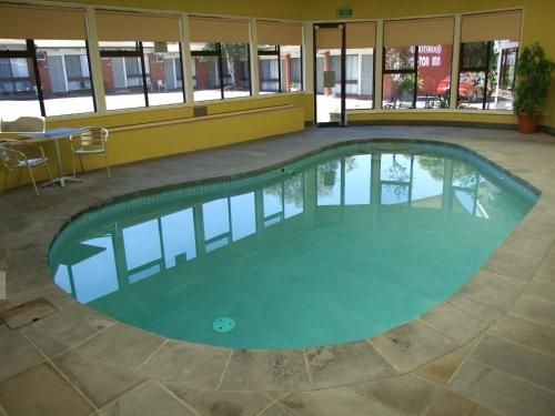 แอ็บบ็อตสวูด มอเตอร์ อินน์ (Abbotswood Motor Inn)0