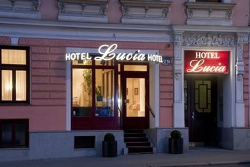 Hotel Lucia0