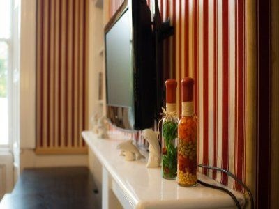 Edinburgh House Hotel3