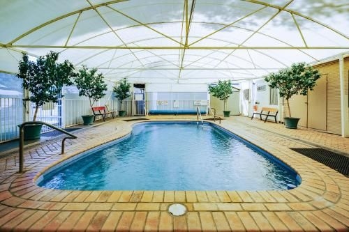 Artesian Spa Motel0