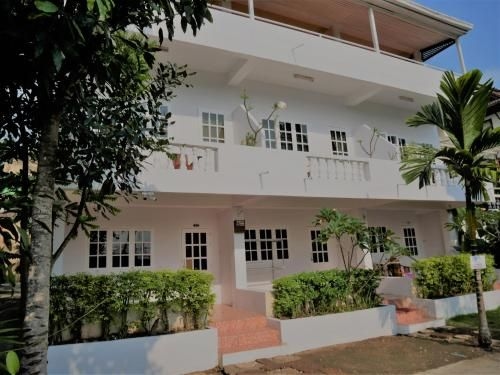 ซันเซ็ท อินน์ (Sunset Inn)0